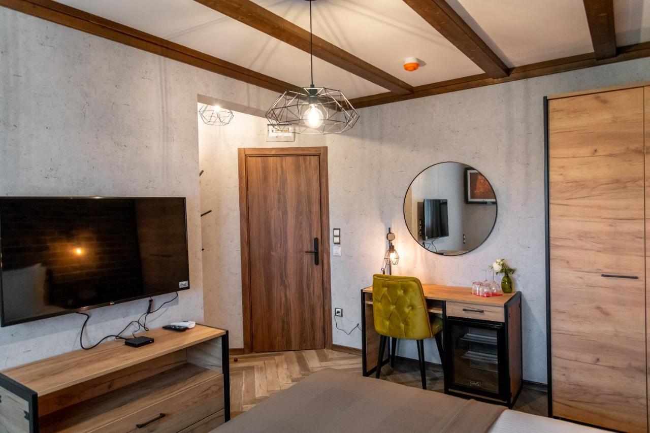 Hotel Hunters House Ezerets 外观 照片