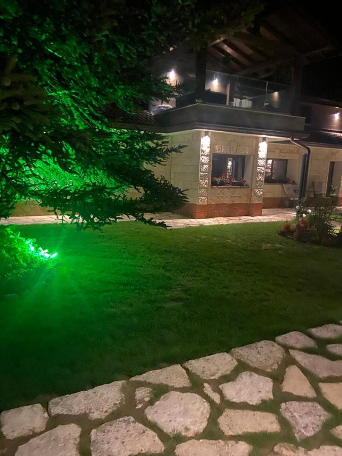 Hotel Hunters House Ezerets 外观 照片
